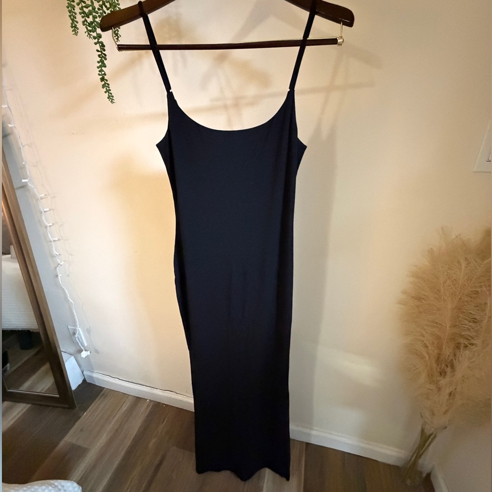 WHITE FOX Classic Black Slip Dress with Spaghetti Straps